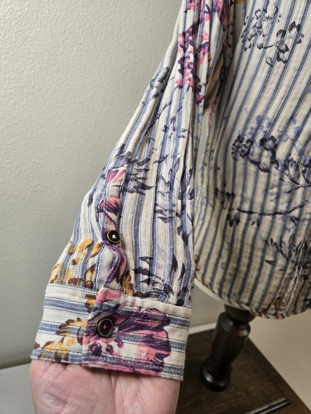 Pilcro Tavi Ruffled Striped Floral Button Down Top Cream Blue Anthropology 1X - Picture 7 of 16